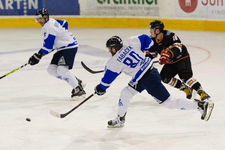 Bol draftovaný do NHL, no stal sa hviezdou v domácich súťažiach